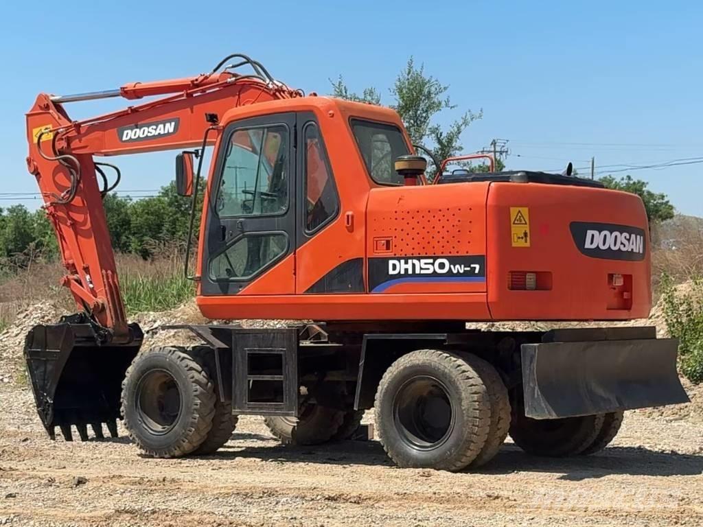 Doosan DH150 W-7 Pelle sur pneus