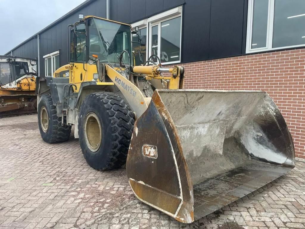 Komatsu WA250-5 Chargeuse sur pneus