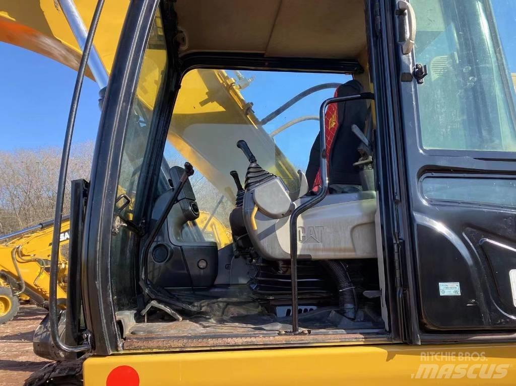 CAT 325 D L Pelle sur chenilles