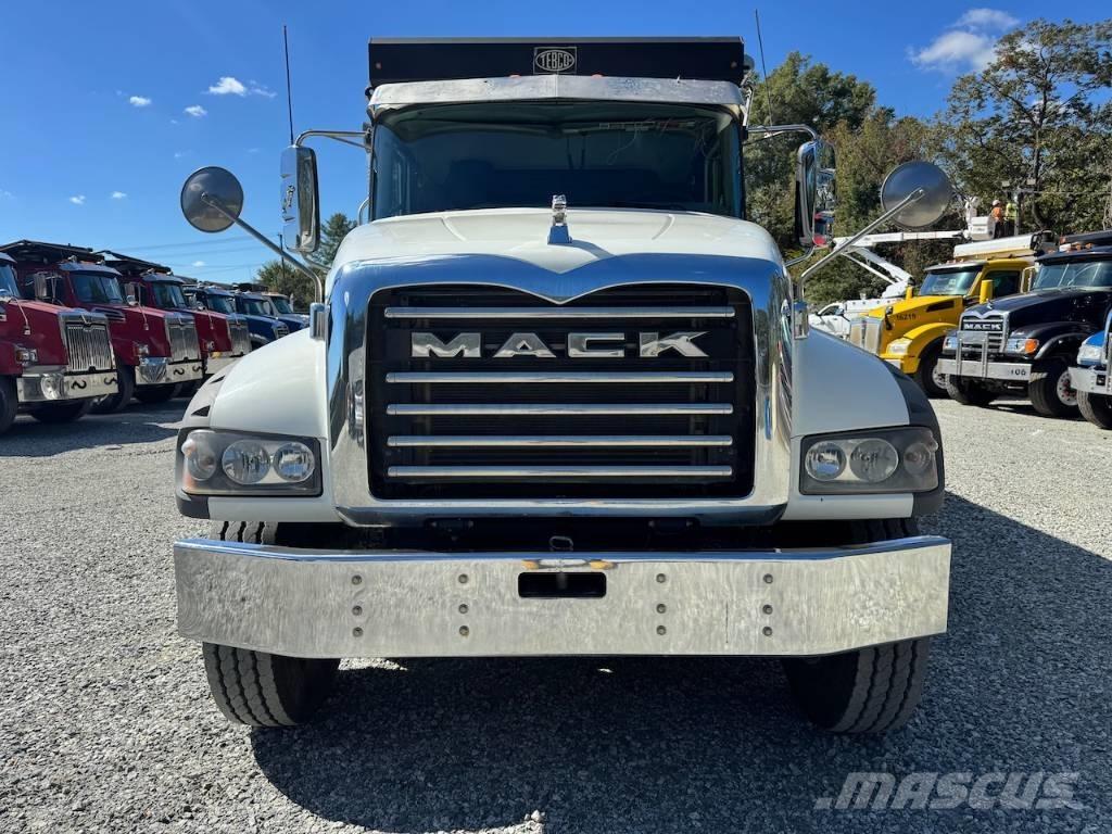Mack Granite 84FR Camion benne