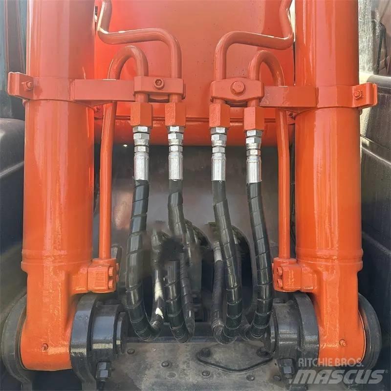 Hitachi ZX 130 Pelle sur chenilles