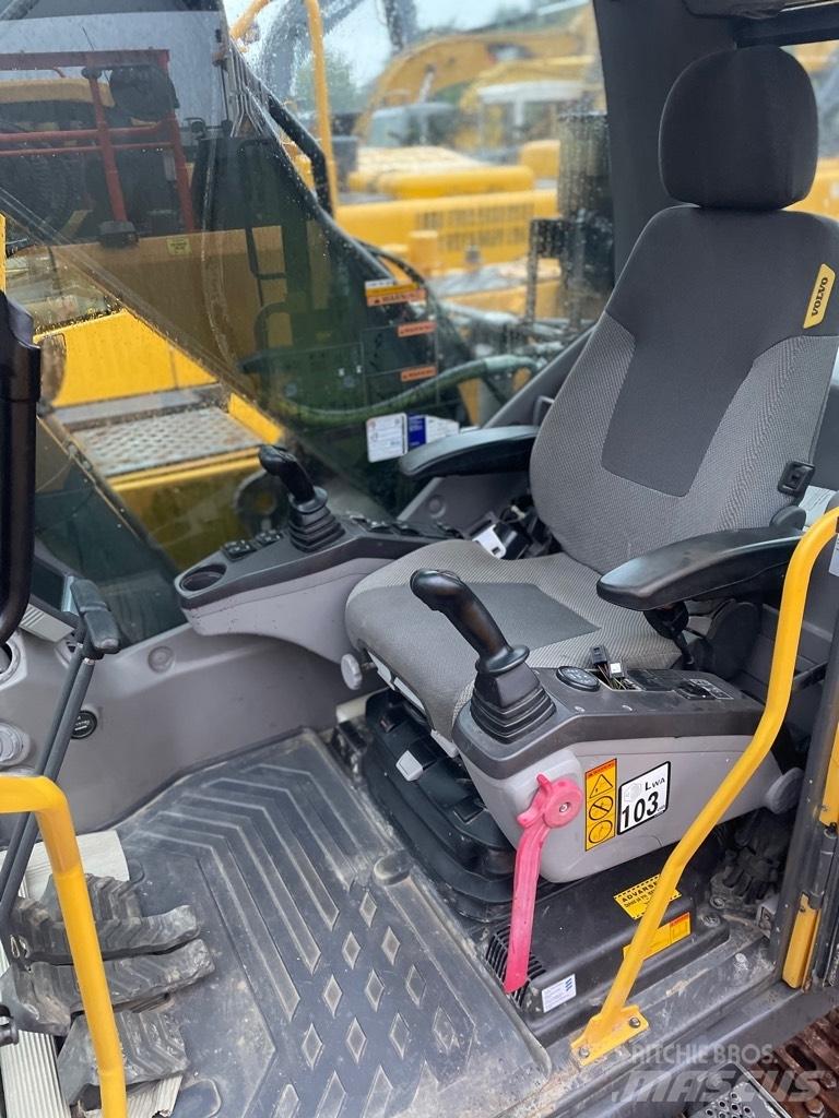 Volvo EC210C Pelle sur chenilles