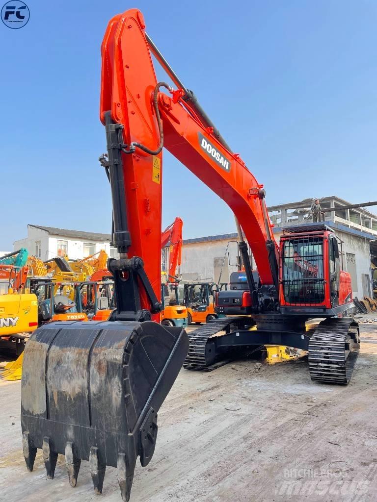 Doosan Dx300 Pelle sur chenilles