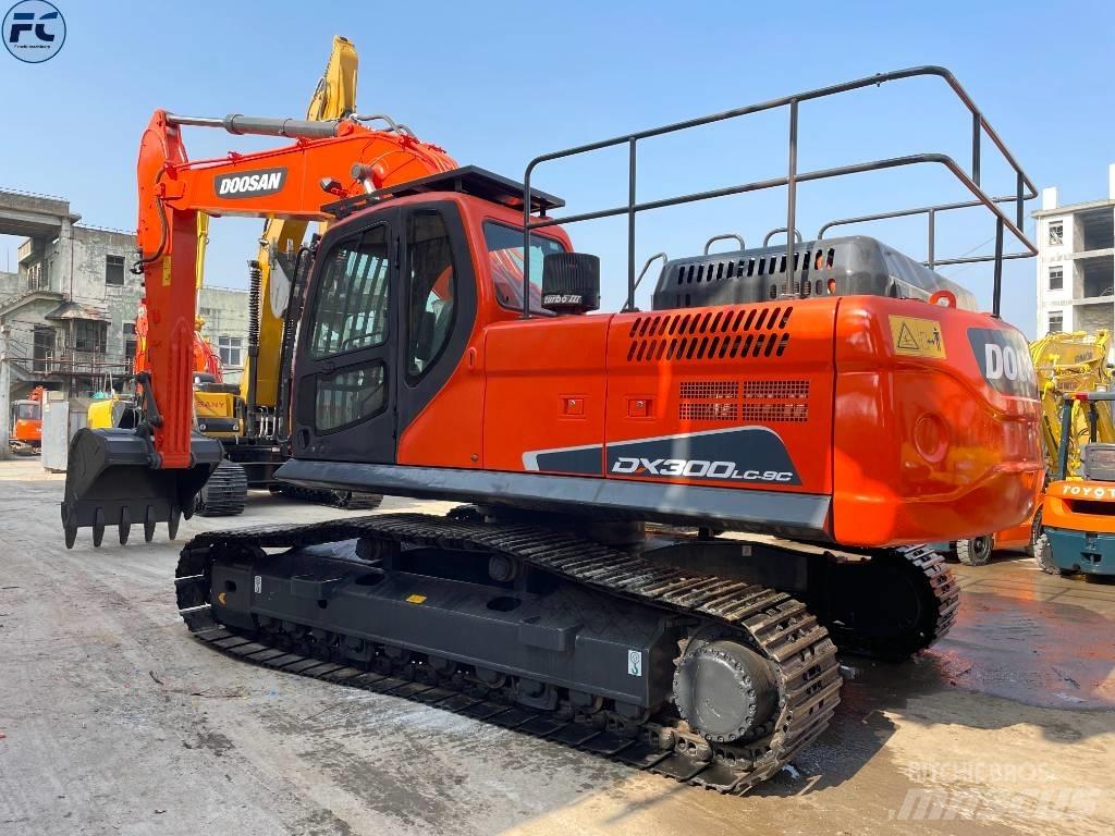 Doosan Dx300 Pelle sur chenilles