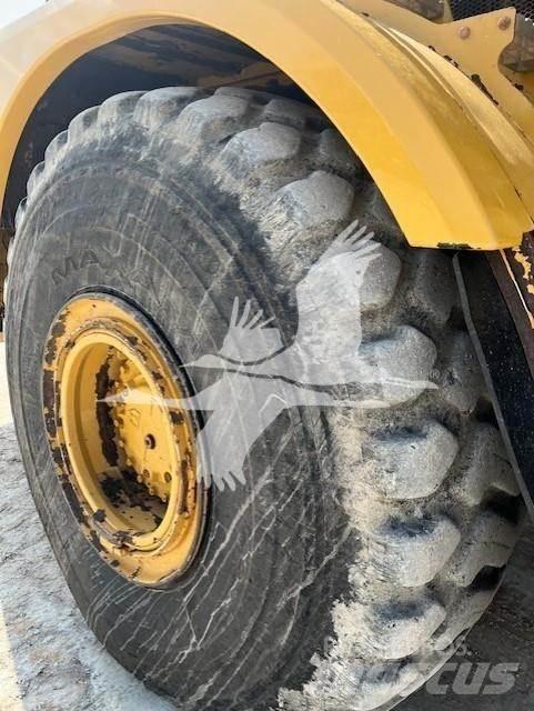 CAT 740B Tombereau articulé