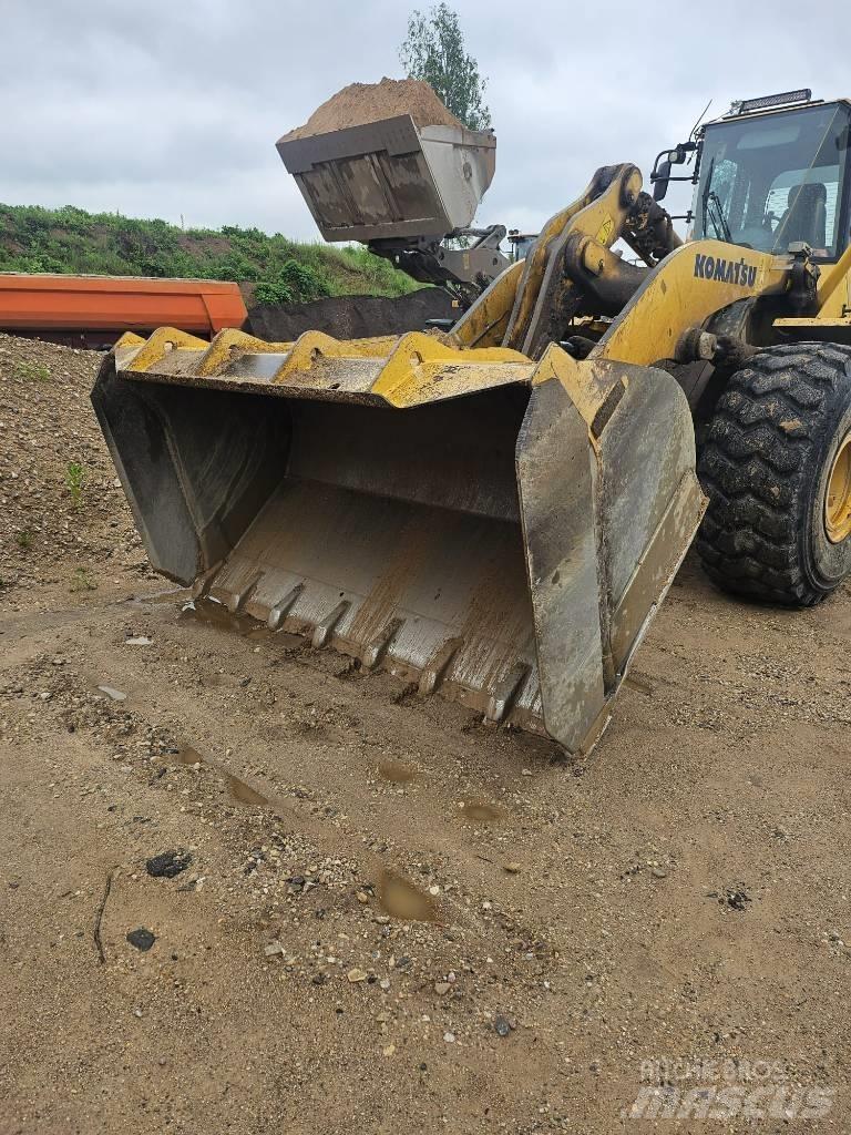 Komatsu WA 470 Chargeuse sur pneus