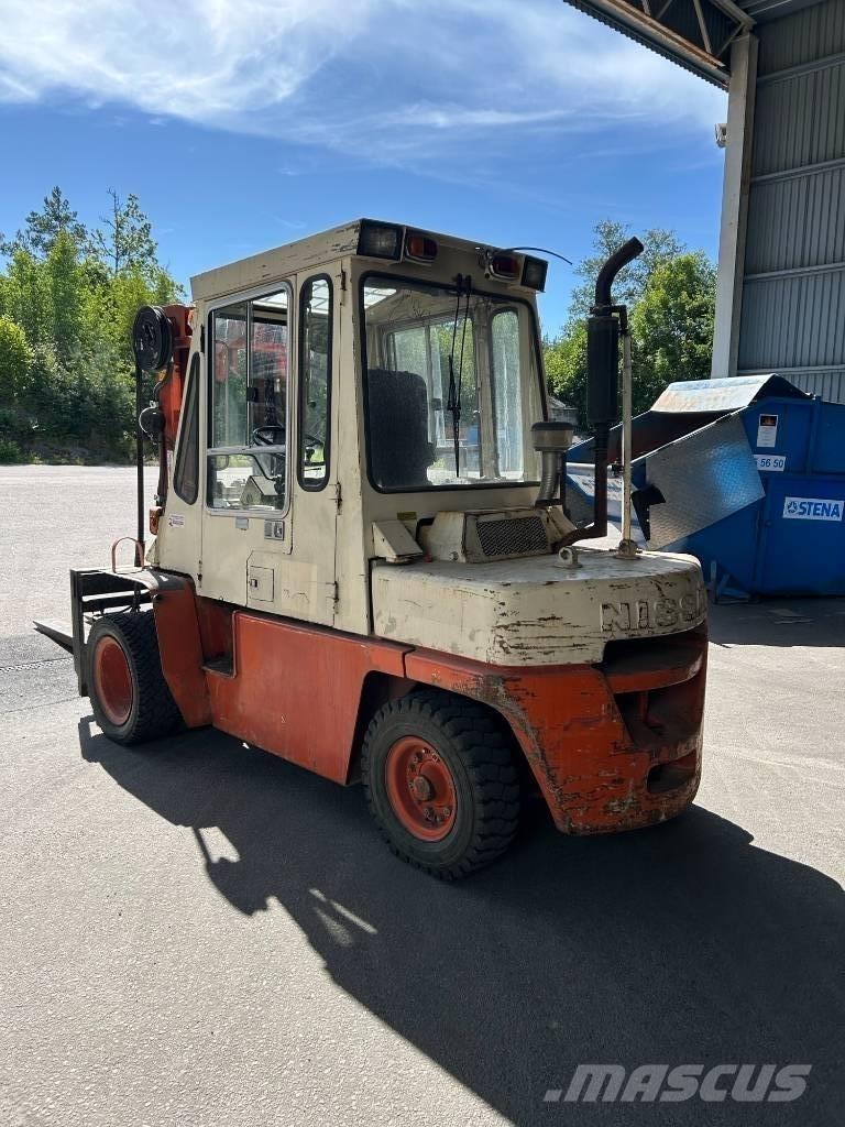 Nissan YGF03 Chariots diesel