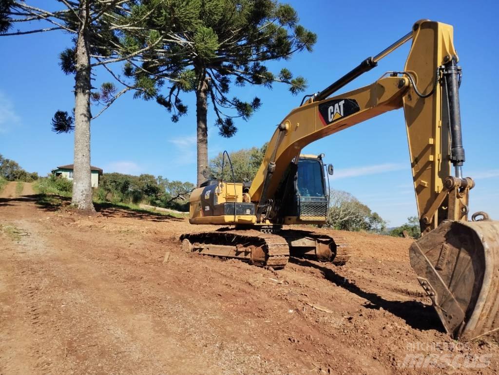 CAT 320D2 Pelle sur chenilles