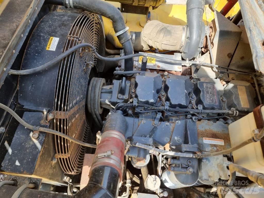 Komatsu HM 400 6x6 Tombereau articulé