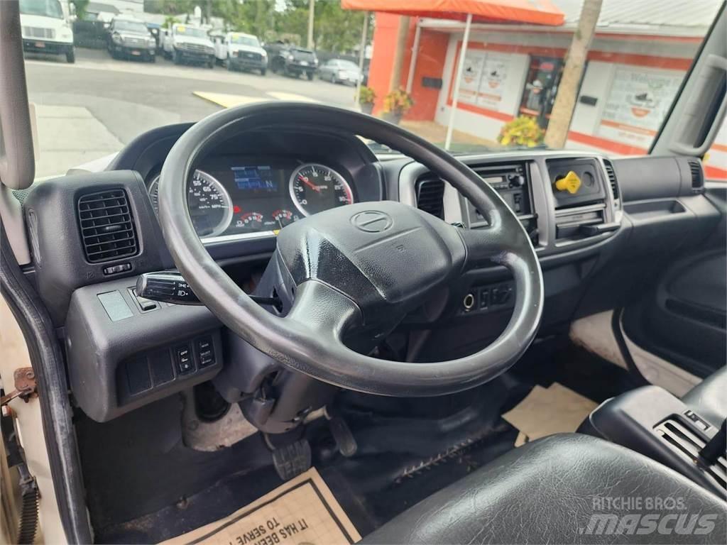 Hino 338 Camion Fourgon