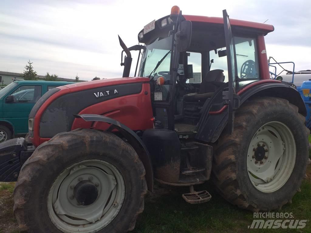 Valtra N121 Tracteur