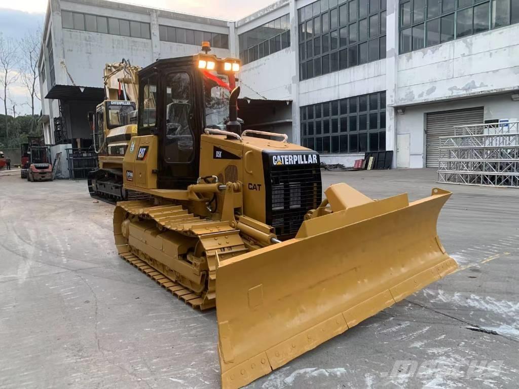 CAT D 5 K Bouteurs sur chenilles