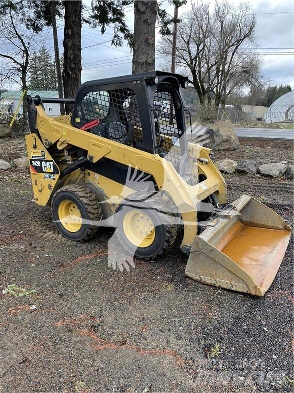 CAT 242D Chargeuse compacte