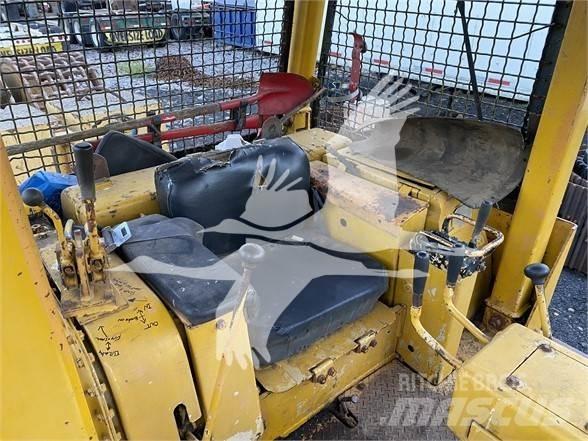 Komatsu D65E-6 Bouteurs sur chenilles