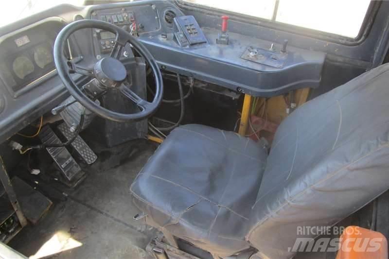 Bell B20C Motrici cisterna