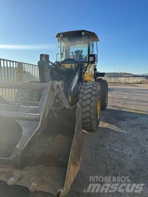 Komatsu WA 200 PZ-6 Chargeuse sur pneus