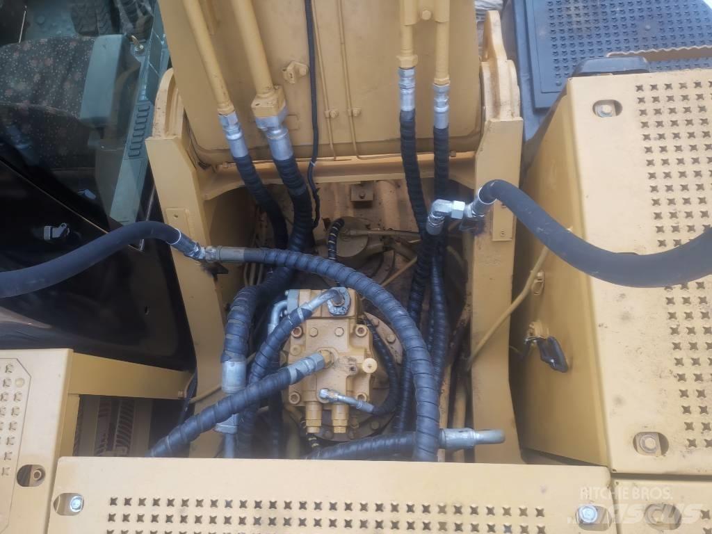 CAT 330 D Pelle sur chenilles