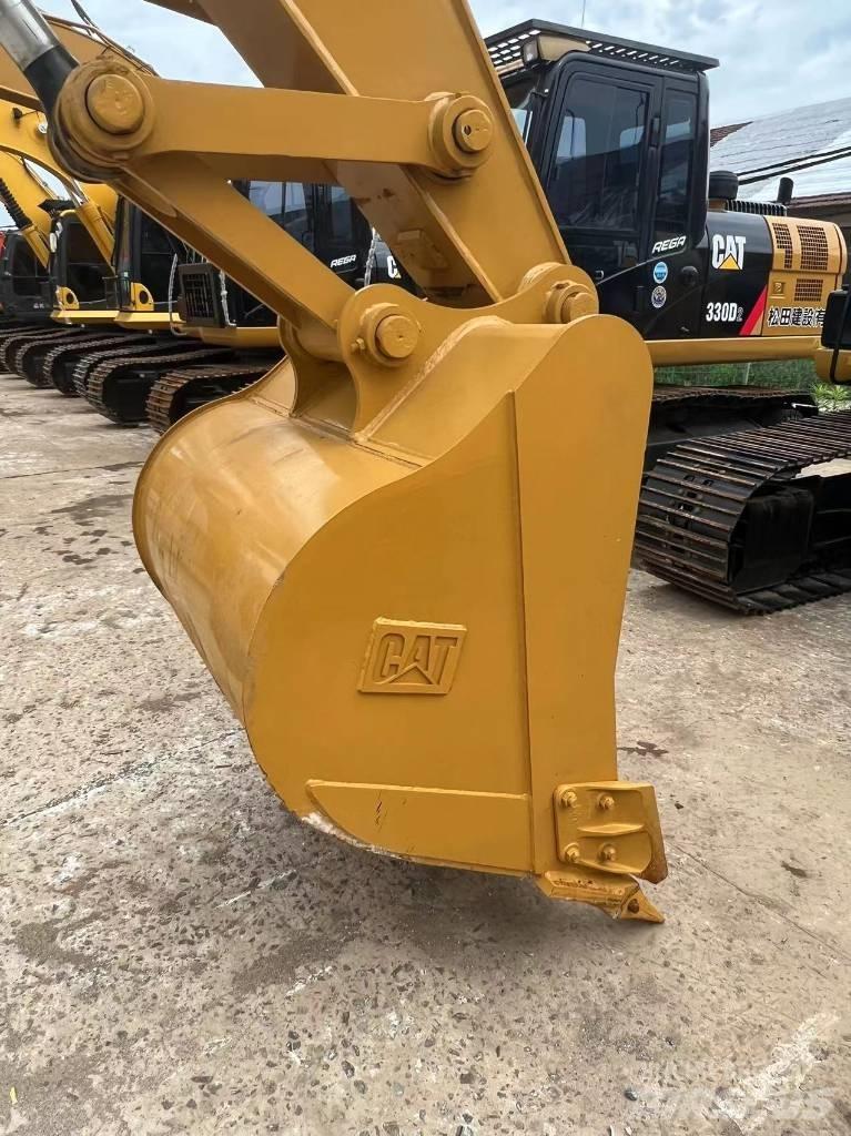 CAT 320 Pelle sur chenilles
