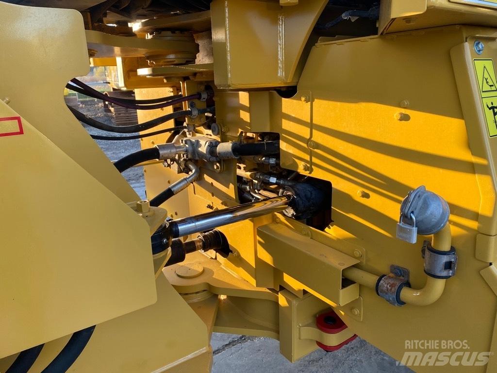 CAT 966 M Chargeuse sur pneus