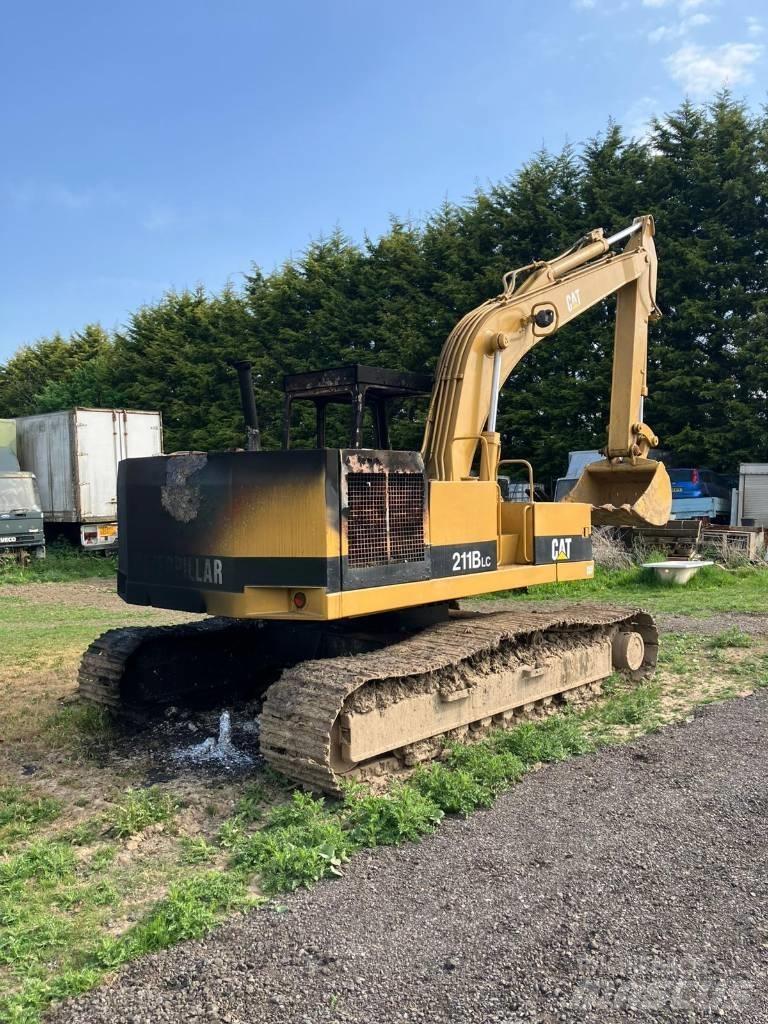 CAT 211 B LC Pelle sur chenilles