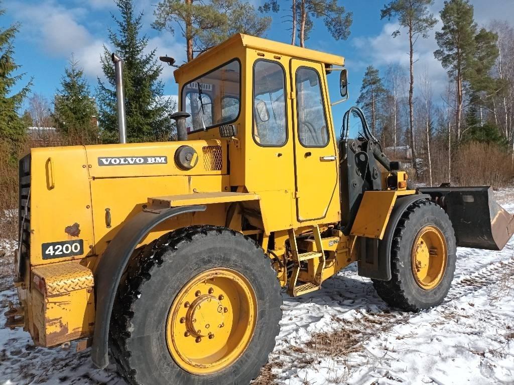 Volvo BM 4200 Chargeuse sur pneus