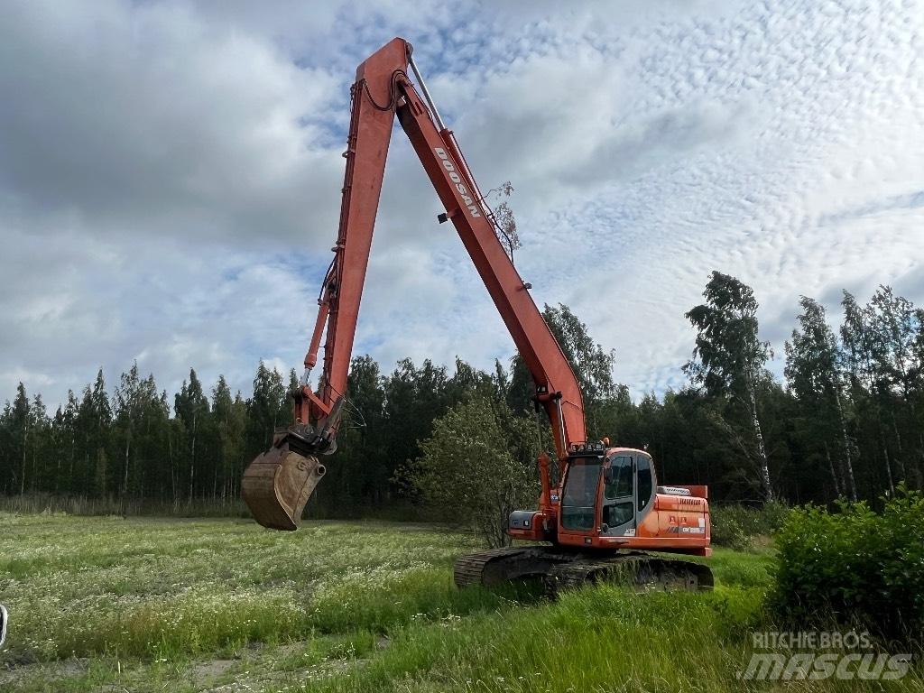 Doosan DX 225 LC Pelle longue portée