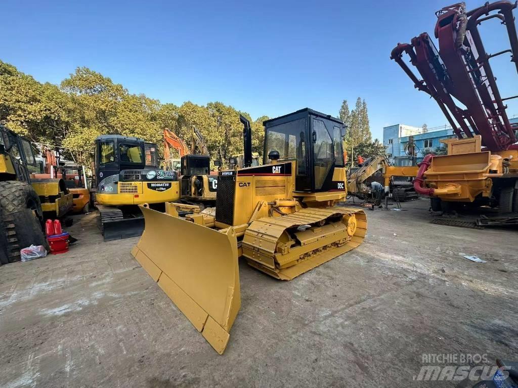 CAT D 5 C Bouteurs sur chenilles