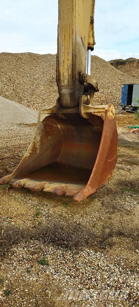 Komatsu PC 600 LC-7K Pelle sur chenilles