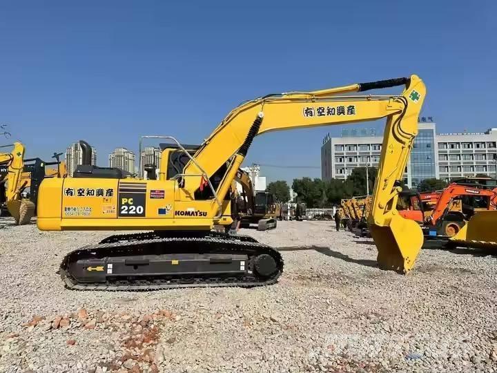 Komatsu PC 220 Pelle sur chenilles