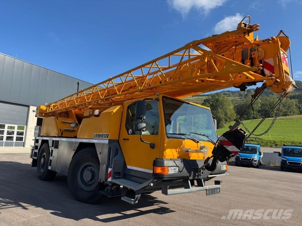 Liebherr LTM 1030-2 Grues tout terrain