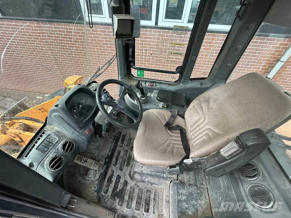 Hyundai HL 740-9A Chargeuse sur pneus
