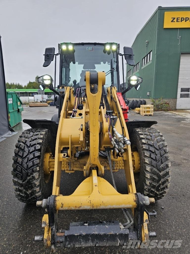 CAT 908 HF Chargeuse sur pneus