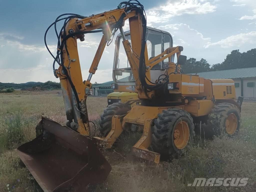 Mecalac 11 CX Pelle sur pneus