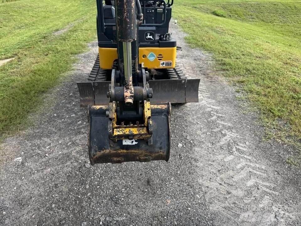 John Deere 17 G Mini pelle < 7t