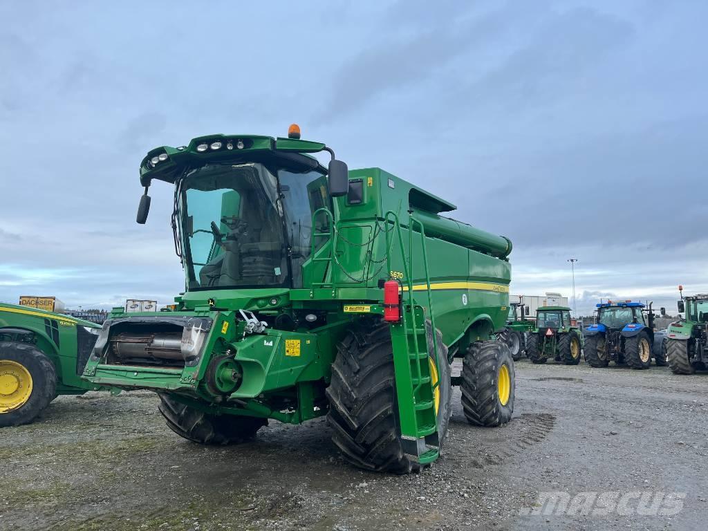 John Deere S 670 Moissonneuse batteuse
