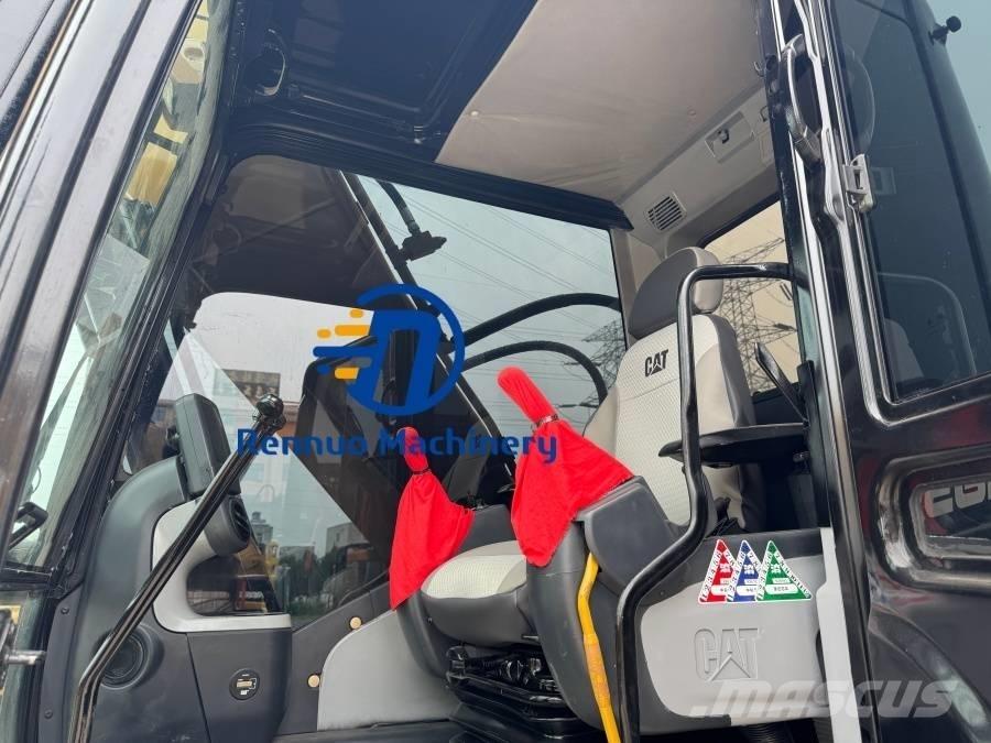 CAT 320D2 Pelle sur chenilles