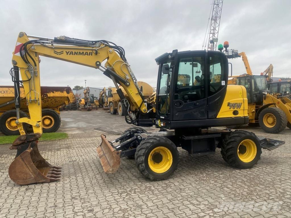 Yanmar B95w NVT Pelle sur pneus
