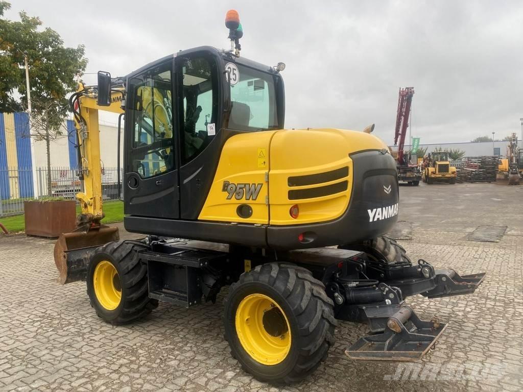 Yanmar B95w NVT Pelle sur pneus