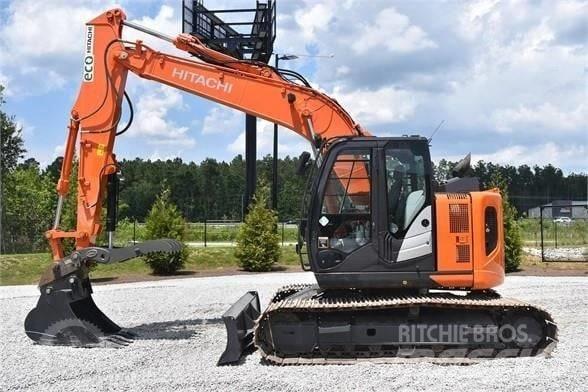 Hitachi ZX 135 Pelle sur chenilles