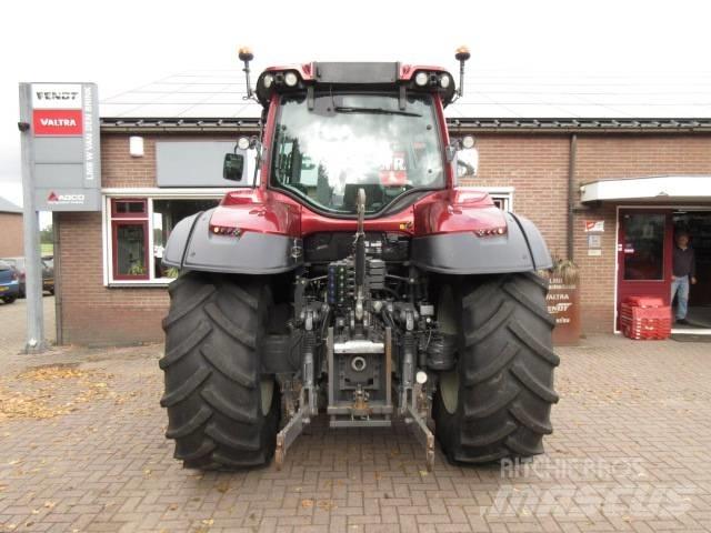 Valtra T154 VERSU Tracteur