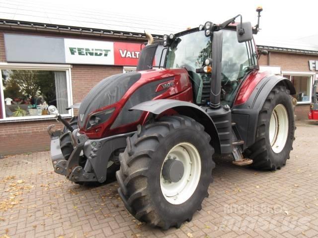 Valtra T154 VERSU Tracteur