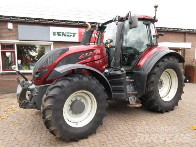 Valtra T154 VERSU Tracteur