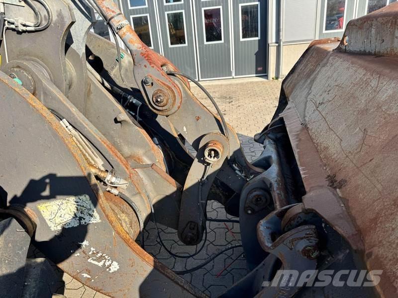 Volvo L90F Chargeuse sur pneus