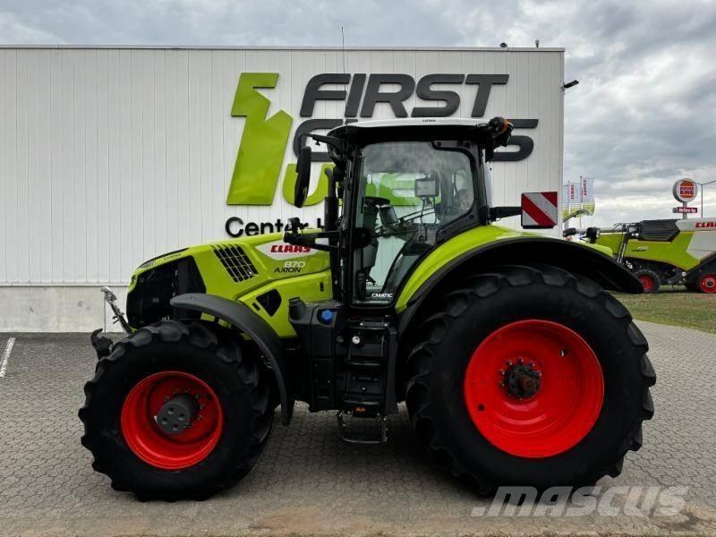 CLAAS AXION 870 Tracteur