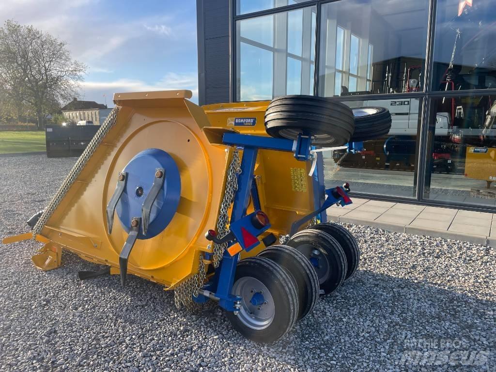 Bomford TriWing 4600 Faucheuse