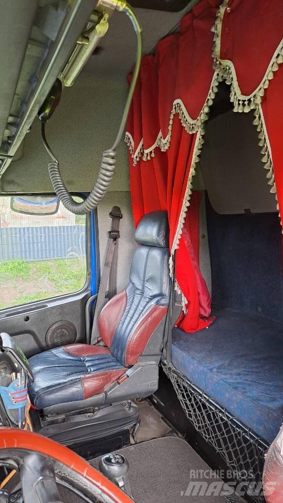 Volvo NH 12 Tracteur routier