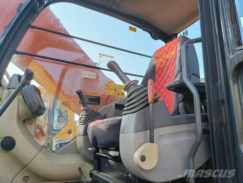 Hitachi ZX 250 LC Pelle sur chenilles