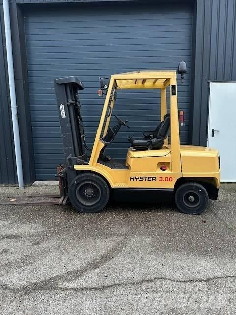 Hyster 3.00 XM Chariots diesel