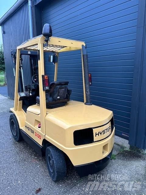 Hyster 3.00 XM Chariots diesel