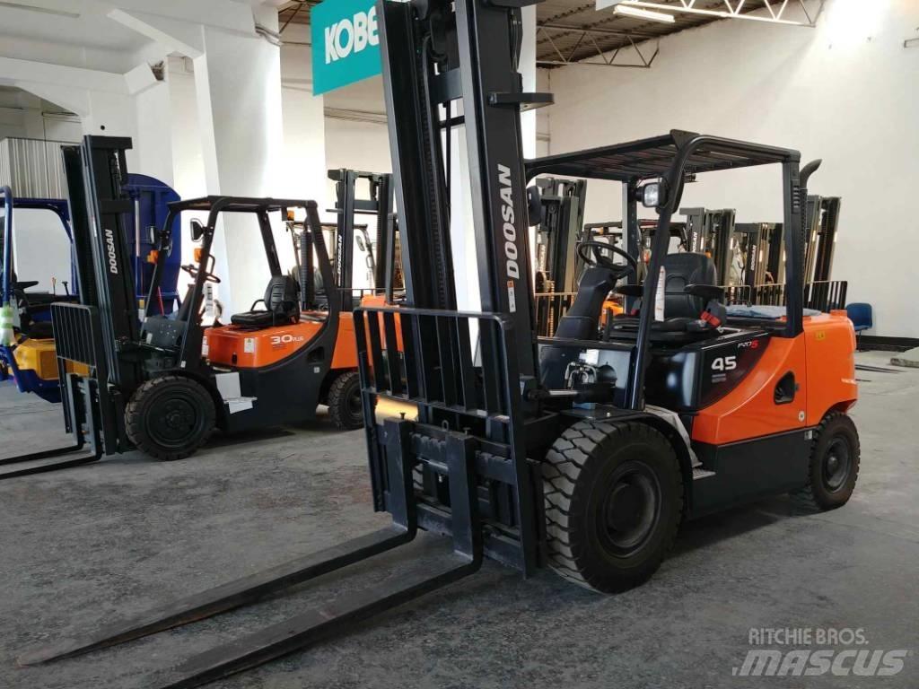 Doosan D45 SC-5 Chariots diesel